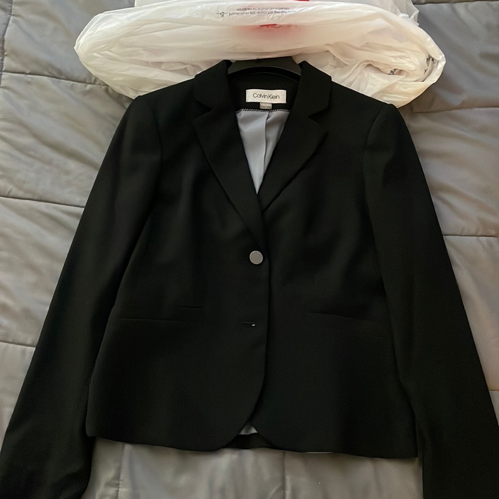 Calvin Klein Luxe Stretch 2 Button Notch Lapel Long Sleeve Blazer